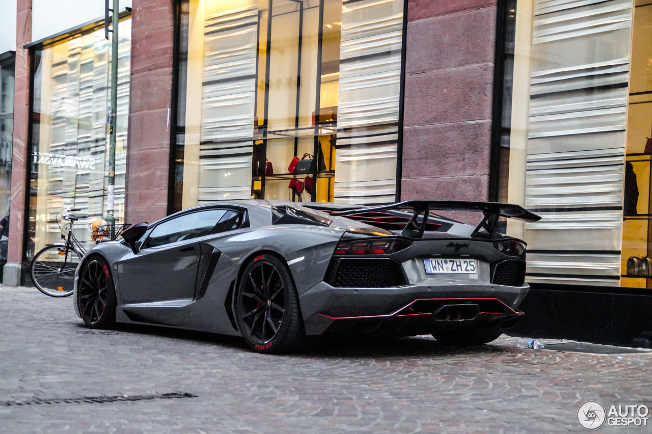 Lamborghini Aventador LP700-4