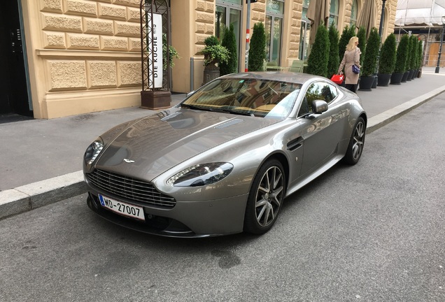 Aston Martin V8 Vantage S