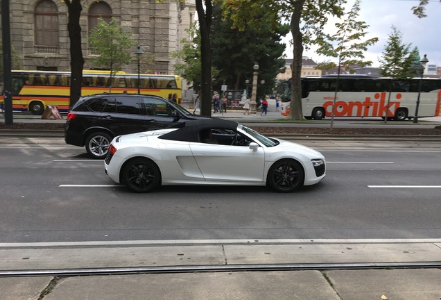 Audi R8 V10 Spyder 2013