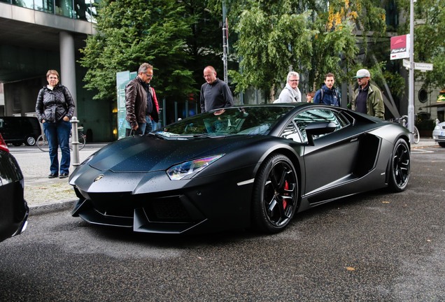 Lamborghini Aventador LP700-4