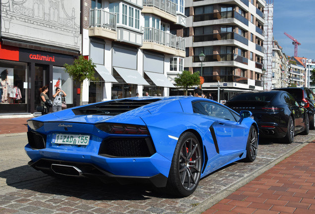 Lamborghini Aventador LP700-4