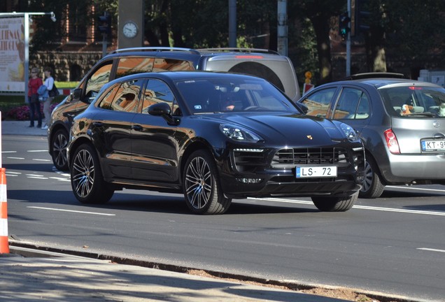 Porsche 95B Macan GTS