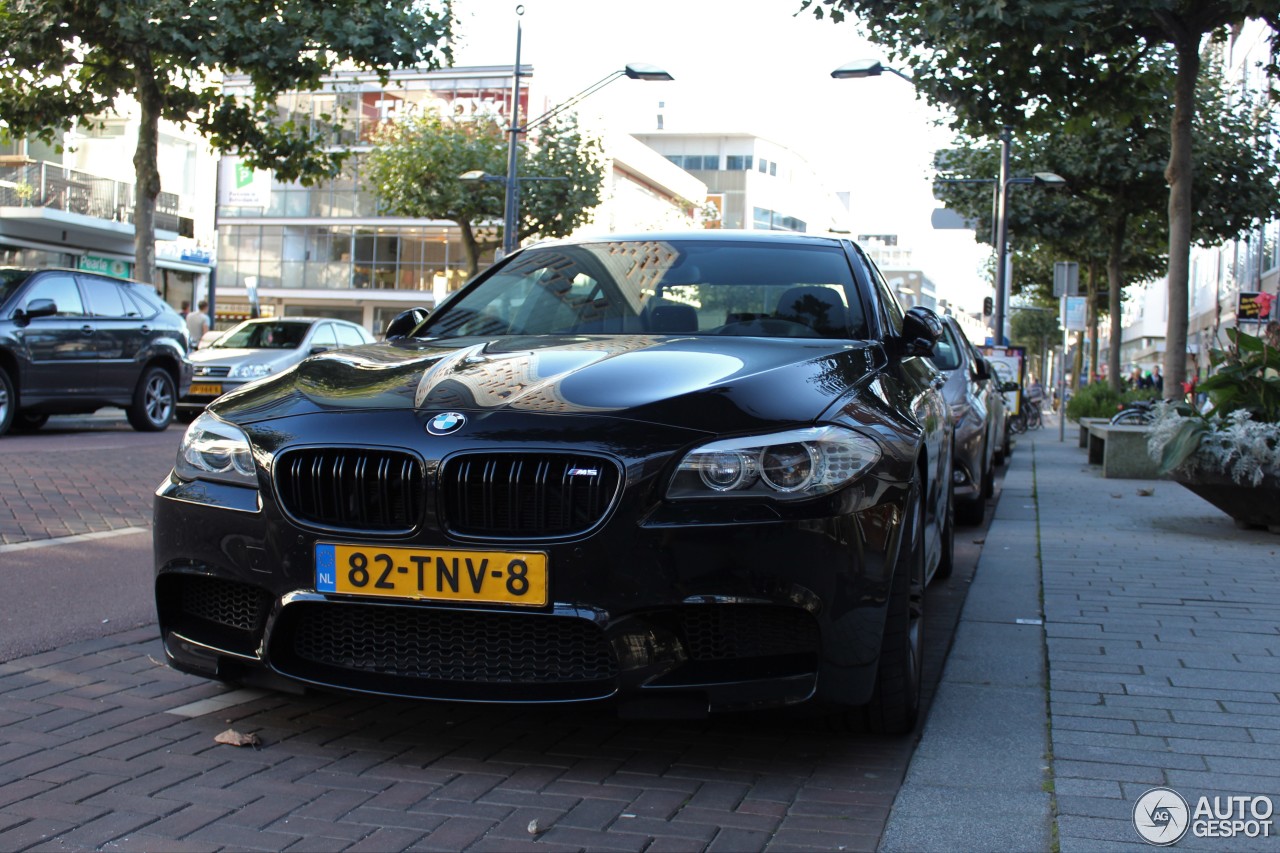 BMW M5 F10 2011