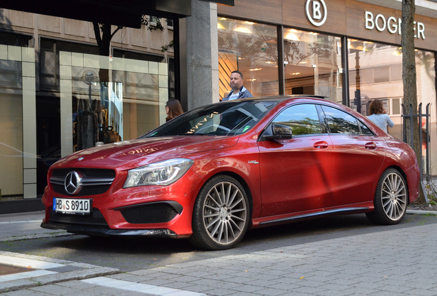 Mercedes-Benz CLA 45 AMG C117