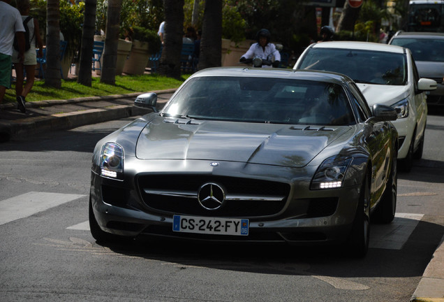 Mercedes-Benz SLS AMG