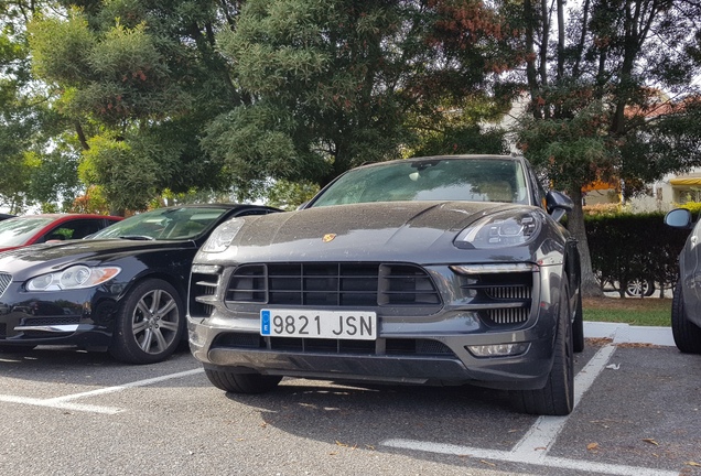 Porsche 95B Macan GTS