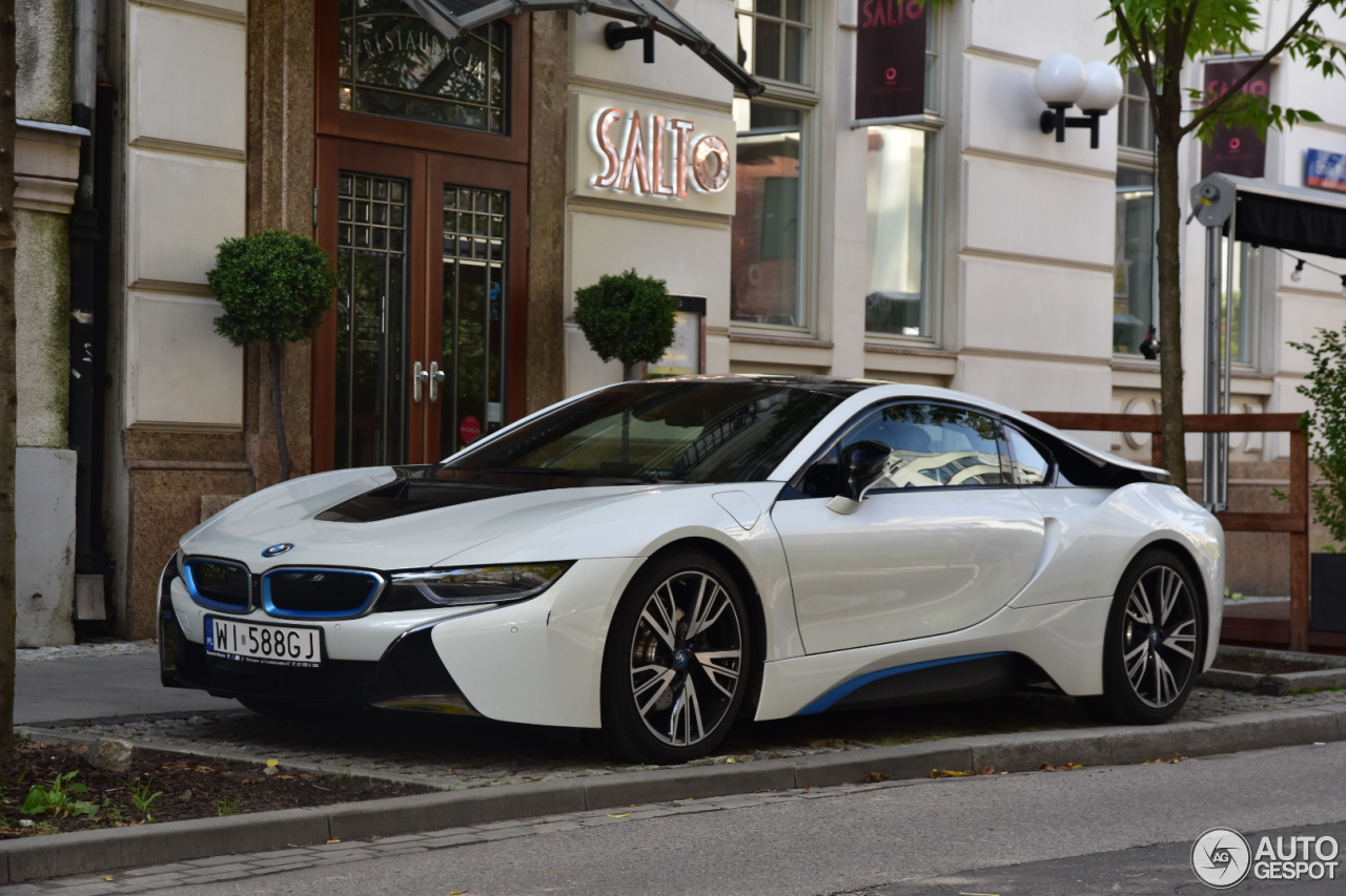 BMW i8