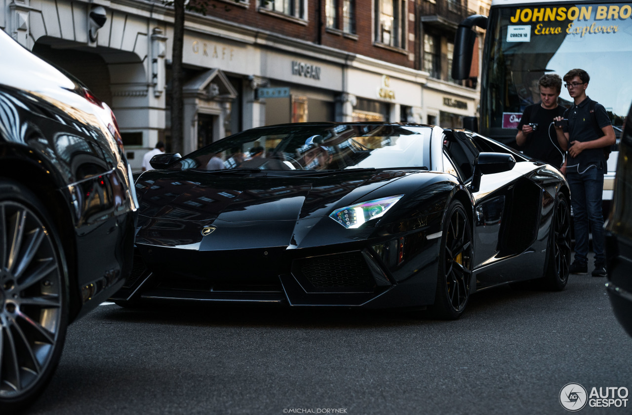 Lamborghini Aventador LP700-4 Roadster