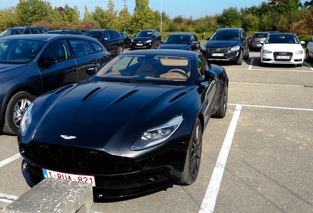 Aston Martin DB11