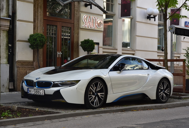 BMW i8