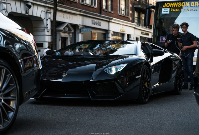 Lamborghini Aventador LP700-4 Roadster