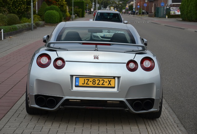 Nissan GT-R 2011