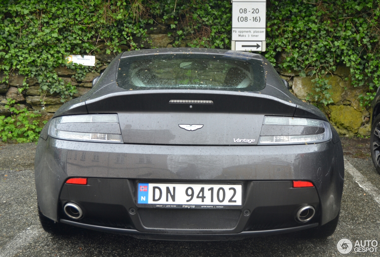 Aston Martin V8 Vantage 2012