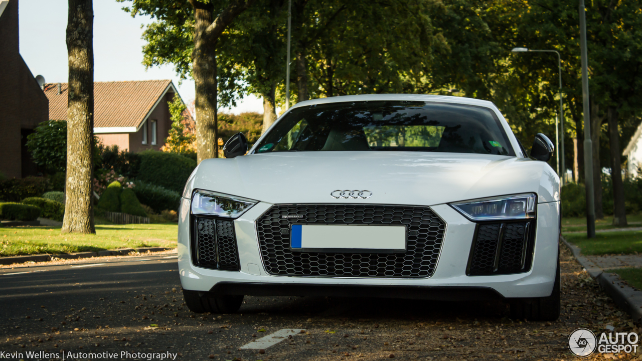 Audi R8 V10 Plus 2015