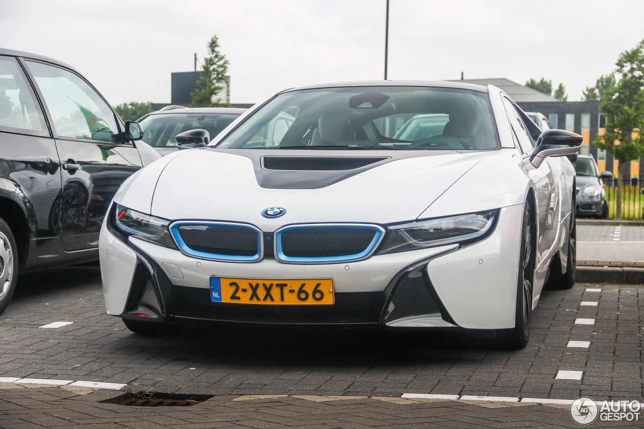 BMW i8