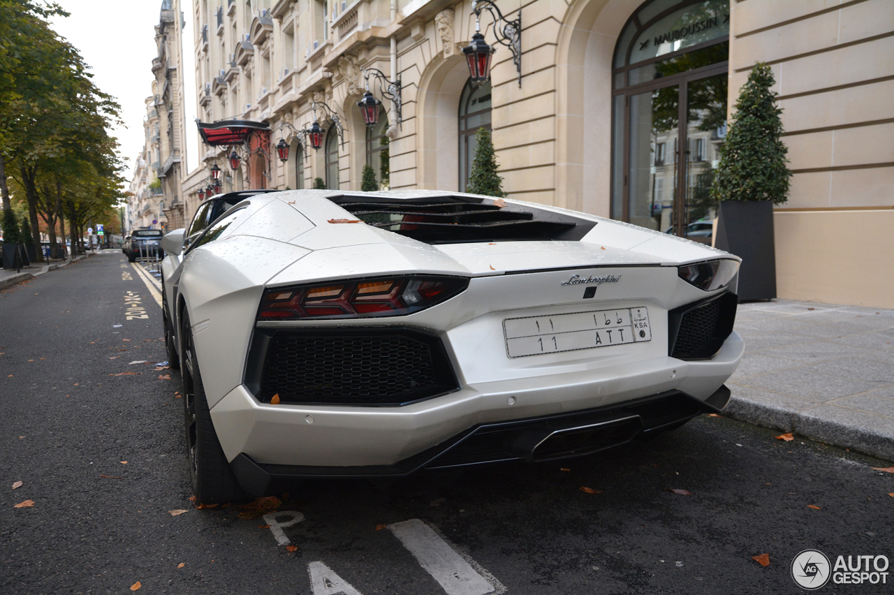 Lamborghini Aventador LP700-4