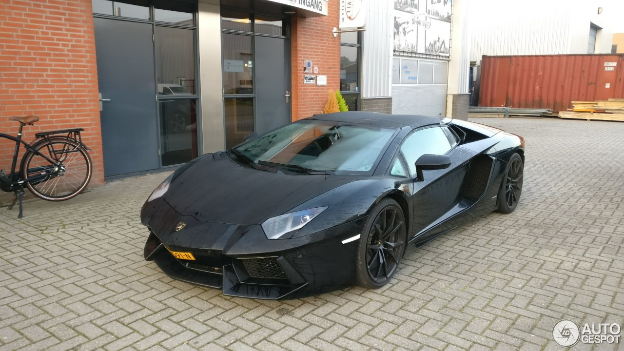 Lamborghini Aventador LP700-4 Roadster