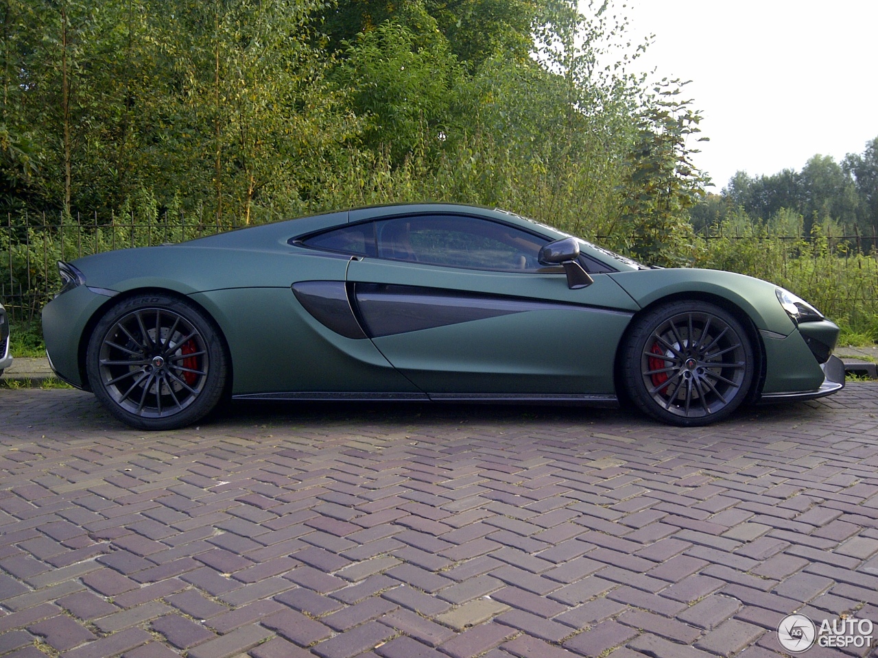 McLaren 570GT