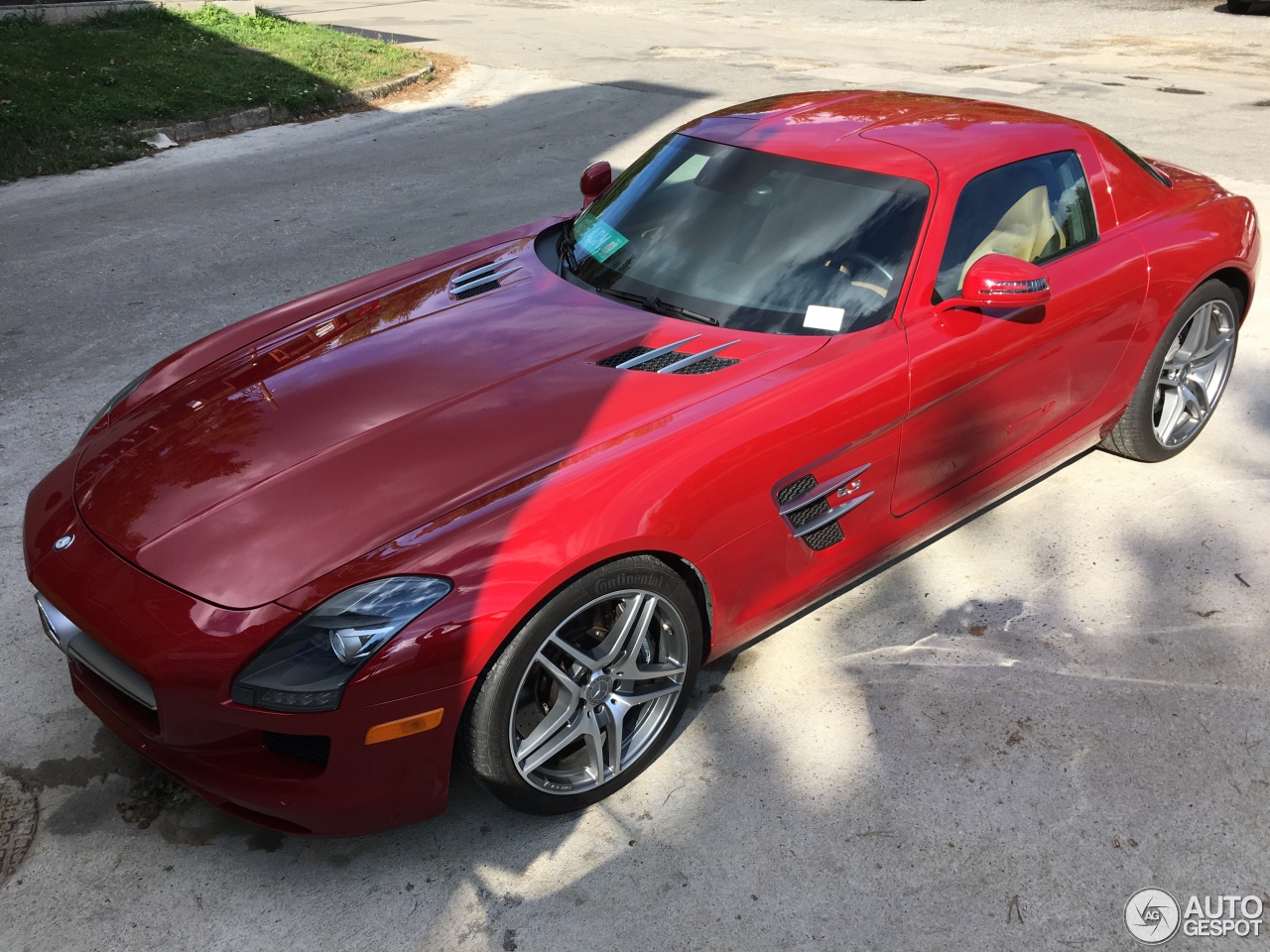 Mercedes-Benz SLS AMG