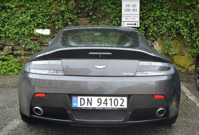 Aston Martin V8 Vantage 2012