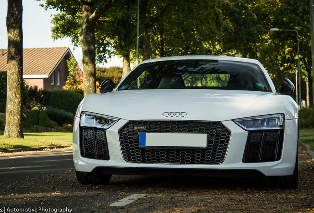 Audi R8 V10 Plus 2015