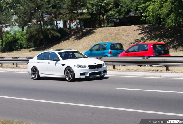 BMW M5 F10 2011