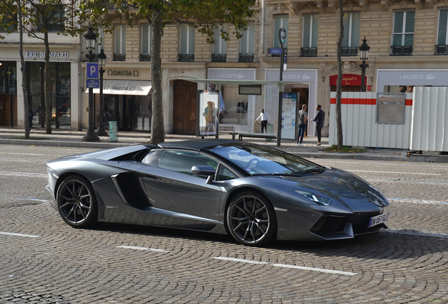 Lamborghini Aventador LP700-4 Roadster