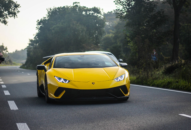 Lamborghini Huracán LP640-4 Performante