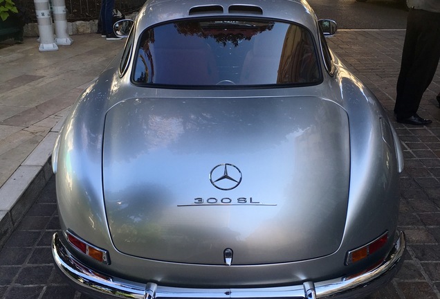 Mercedes-Benz 300 SL Gullwing V8 AMG