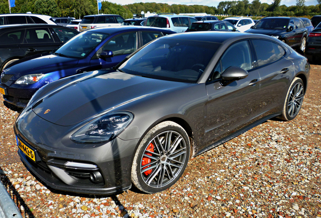 Porsche 971 Panamera Turbo