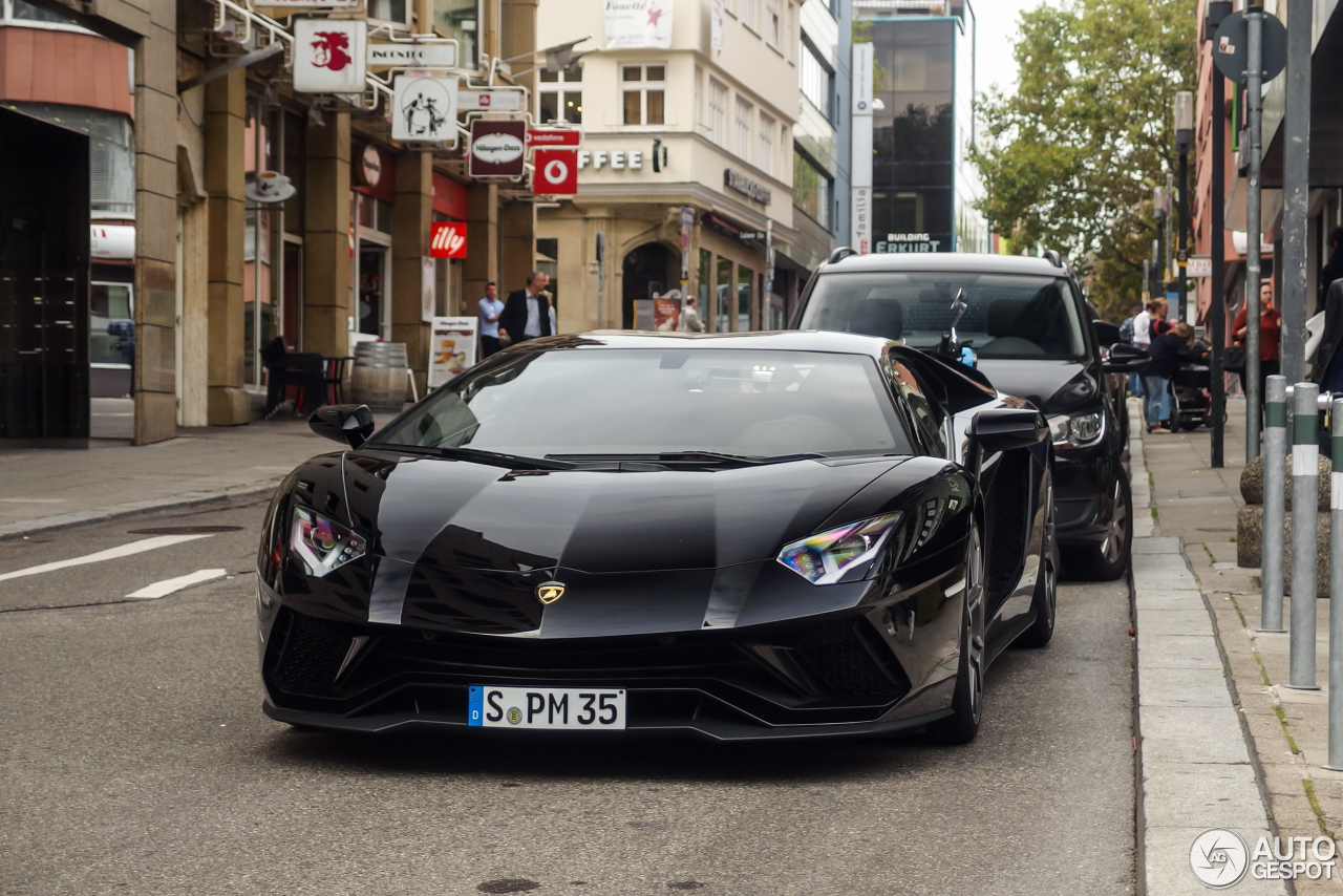 Lamborghini Aventador S LP740-4