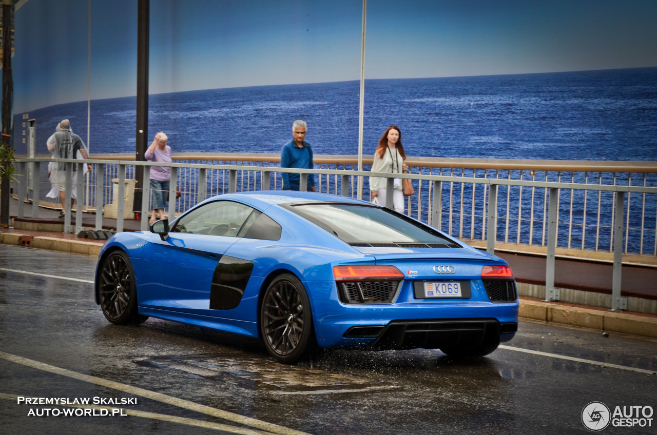 Audi R8 V10 2015