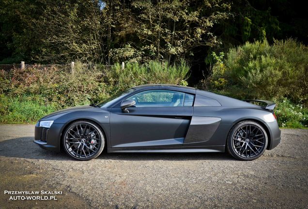 Audi R8 V10 Plus 2015