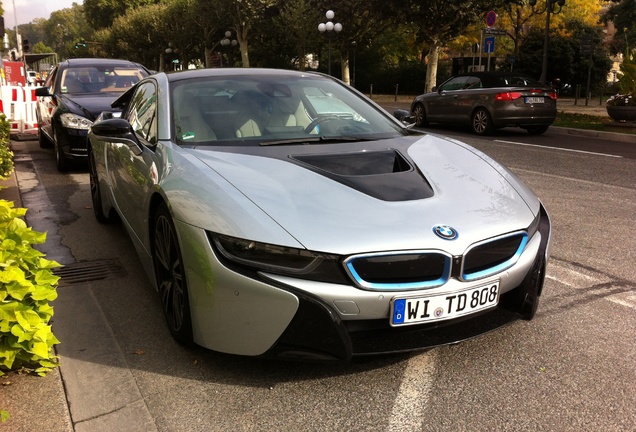 BMW i8