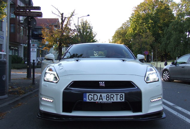 Nissan GT-R 2015