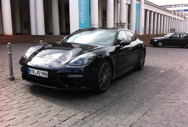 Porsche 971 Panamera Turbo