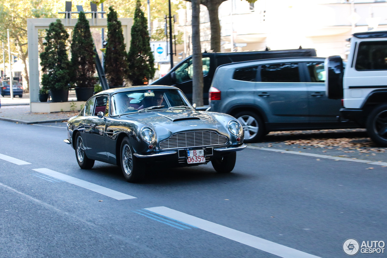 Aston Martin DB6 MKI