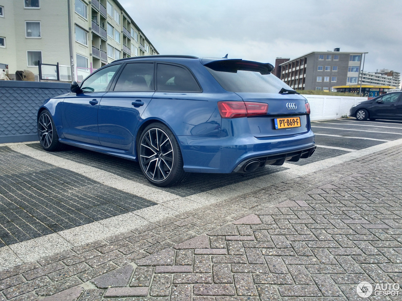 Audi RS6 Avant C7 2015