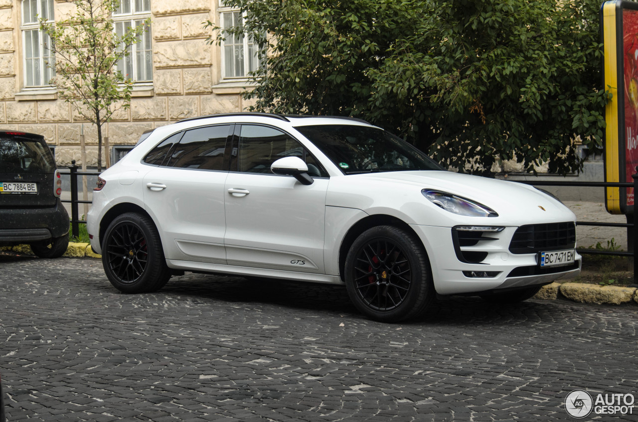 Porsche 95B Macan GTS