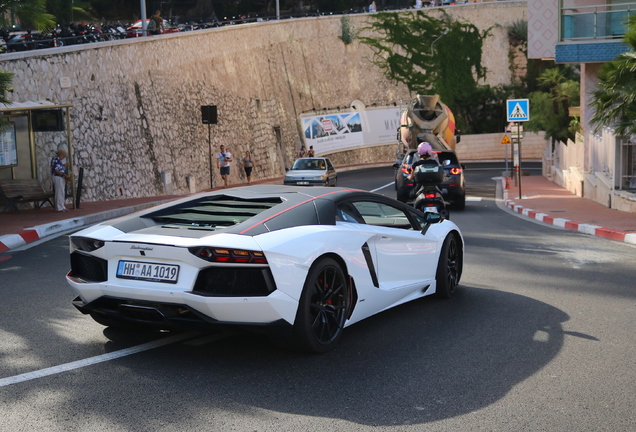 Lamborghini Aventador LP700-4 Pirelli Edition