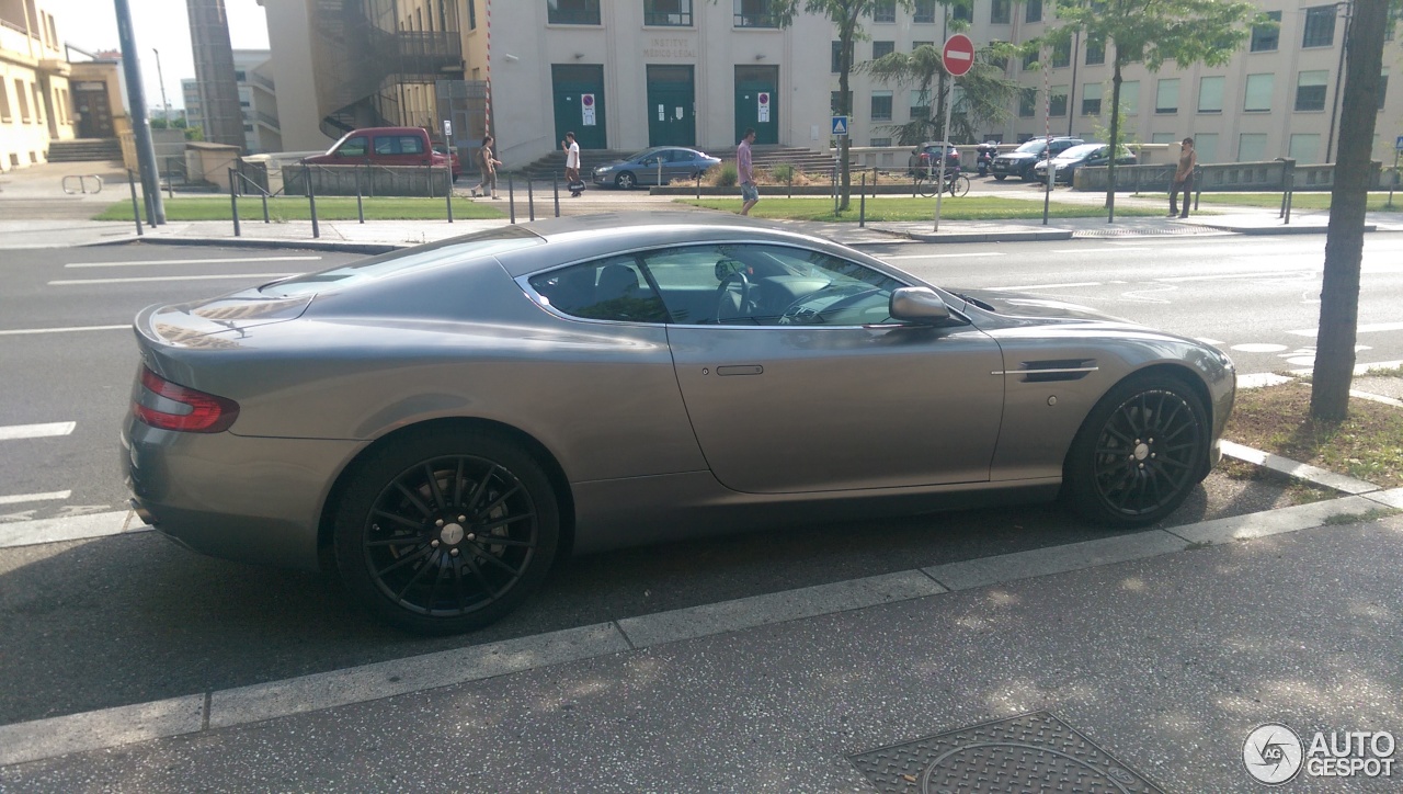 Aston Martin DB9