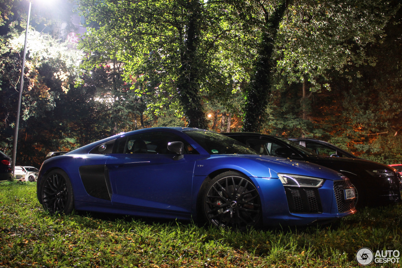 Audi R8 V10 Plus 2015