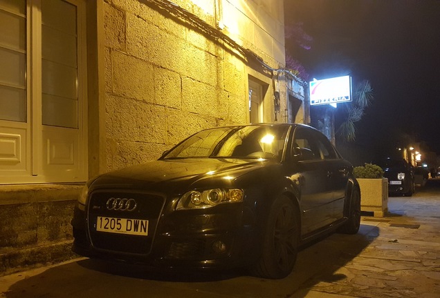 Audi RS4 Sedan