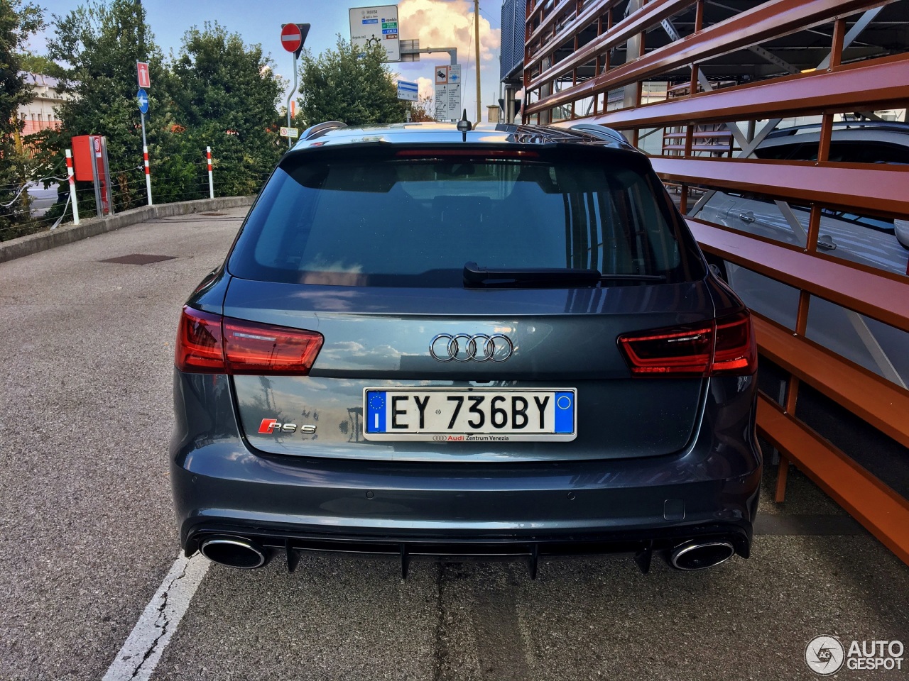 Audi RS6 Avant C7 2015