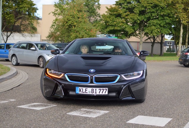 BMW i8