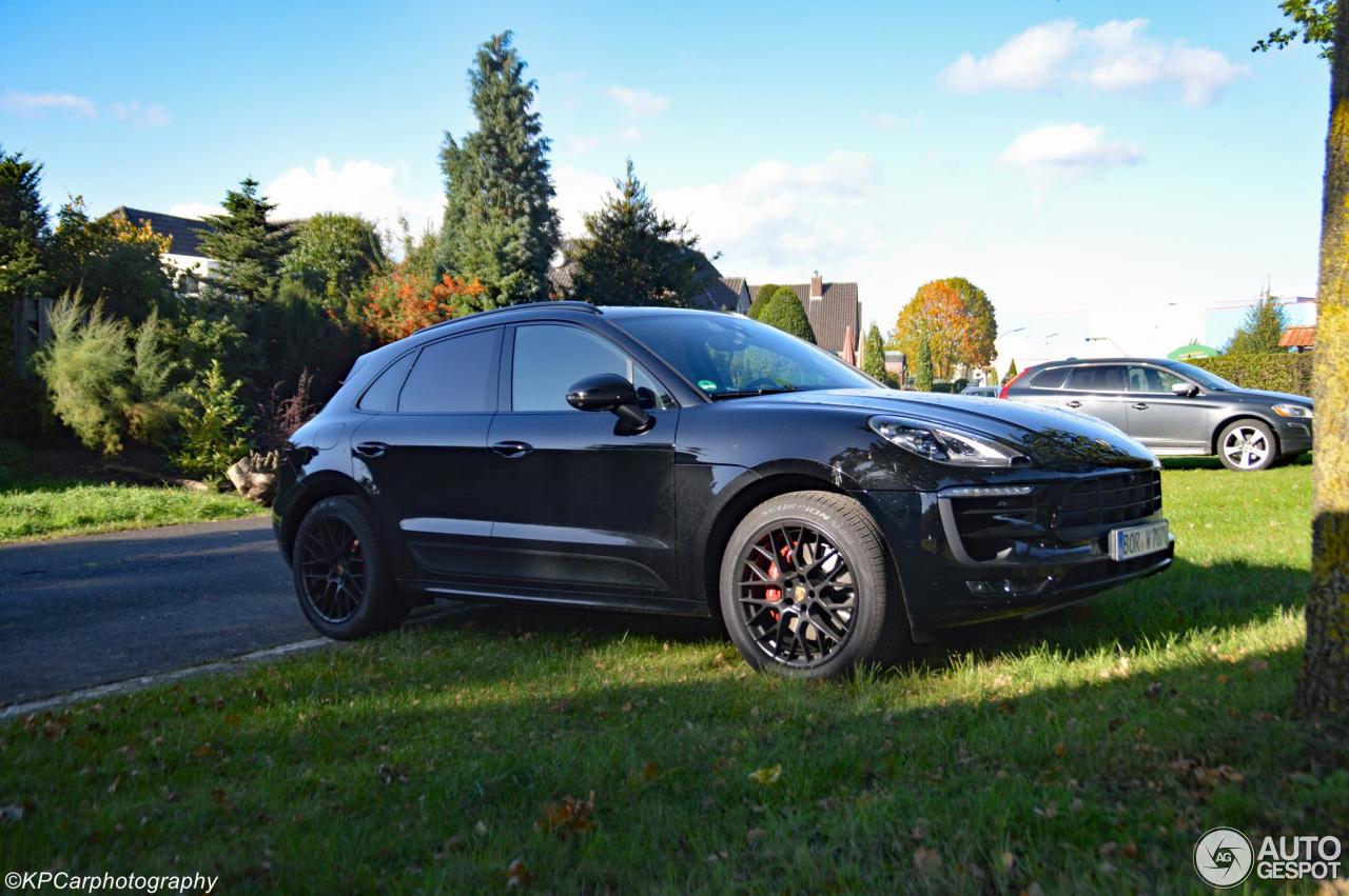 Porsche 95B Macan GTS