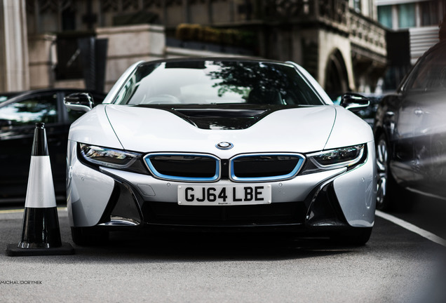 BMW i8