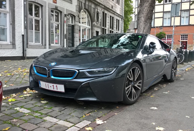 BMW i8