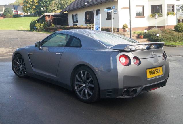 Nissan GT-R 2015