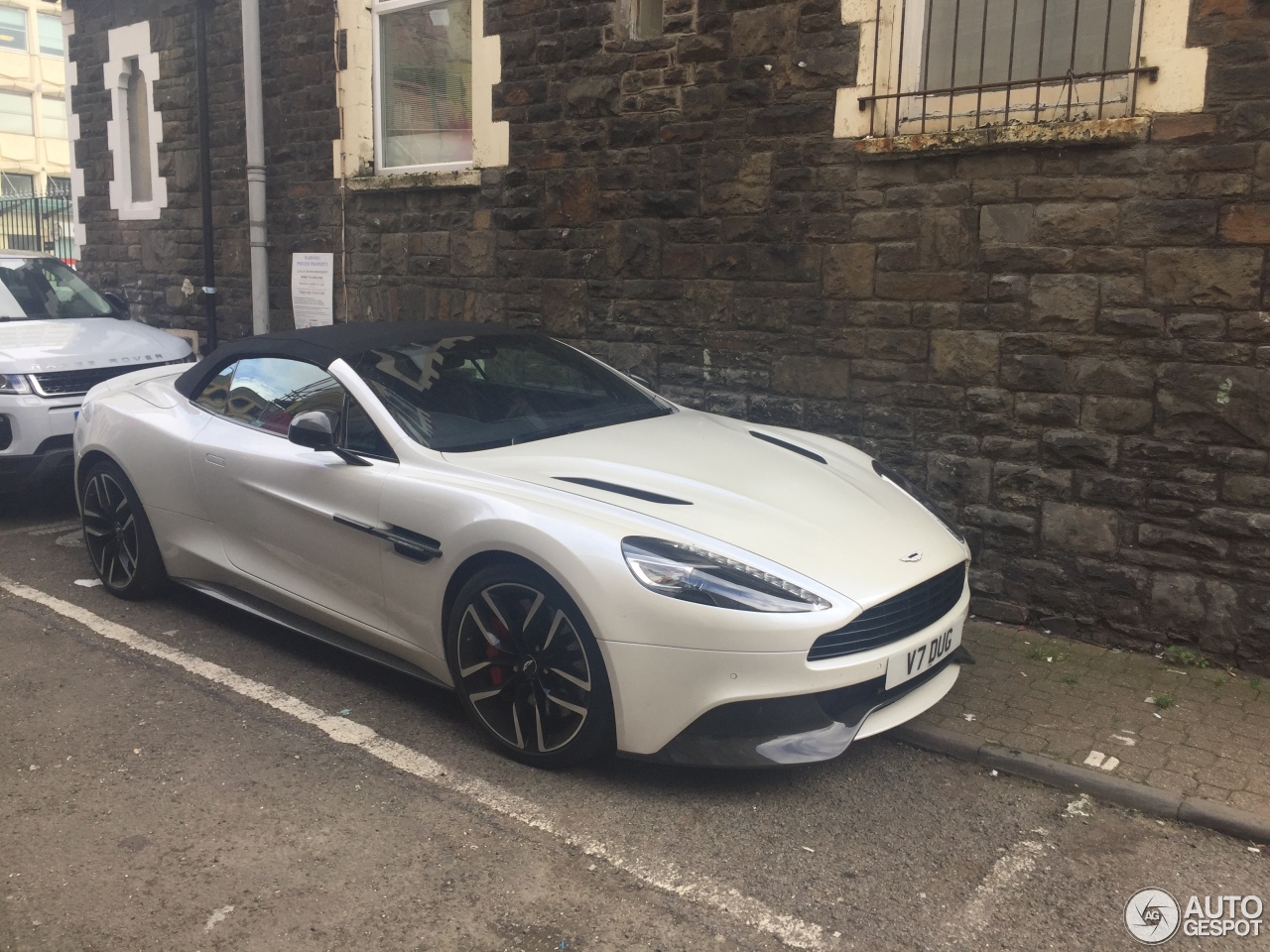 Aston Martin Vanquish Volante 2015 Carbon White Edition